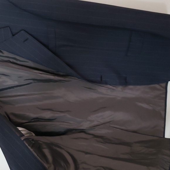 Brioni double button Blazer, Wool, Blue pinstripe, classic men's suit jacket. - Picture 11 of 15